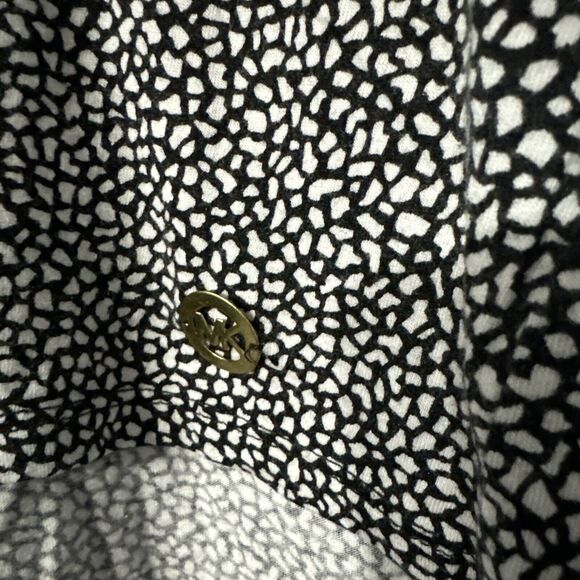 Michael Kors Women L Black and White Marble Print Hi-lo Top‎ With MK Medallion - Picture 3 of 7